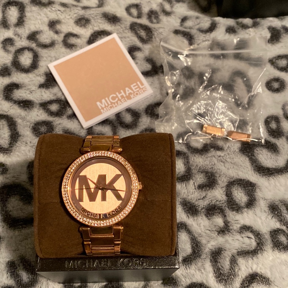 USED MK watch, READ DESCRIPTION!